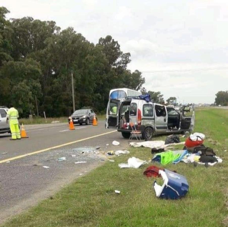 Ocho Heridos Tras Un Vuelco En La Ruta 2 Entrelineas Info