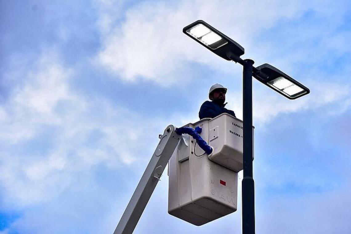 mil luminarias led en pinamar