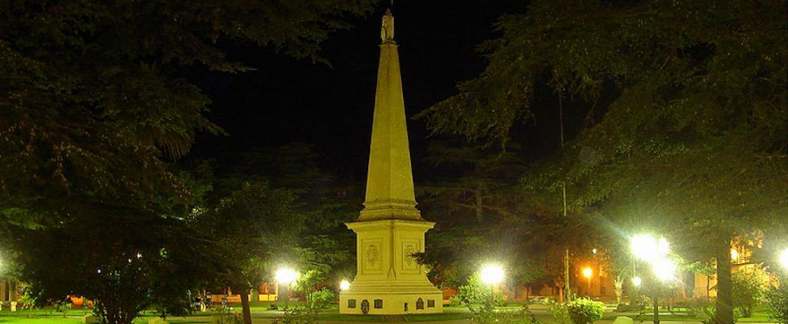 Hoy sábado “Dolores Corre de Noche” - Entrelíneas.info