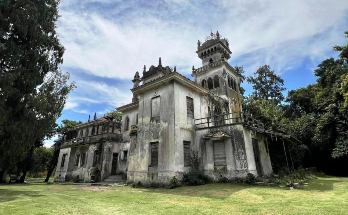 Imagen de El misterio de La California: el palacio giratorio que ahora pertenece al municipio de Castelli y busca renacer como ícono turístico