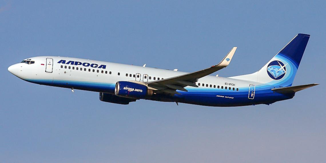 Билеты на алроса. Боинг 737 авиакомпании АЛРОСА. Боинг 737 800 АЛРОСА. Boeing 737-800 АЛРОСА. B737-700 АЛРОСА.