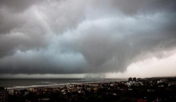 Imagen de Temporal en Pinamar: una tromba marina provocó destrozos y cortes de luz