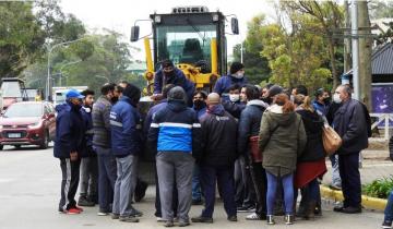 Imagen de Pinamar: retención de tareas y movilización de los trabajadores municipales ante la falta de pago de los salarios