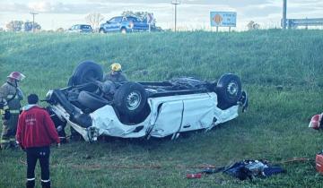 Imagen de Tragedia en la Ruta 2: dos personas murieron tras el vuelco de una camioneta