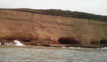 Imagen de Cómo encontraron a un hombre que pasó toda la noche refugiado en una cueva de los acantilados