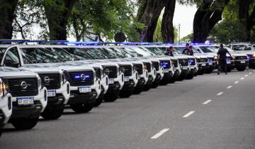 Imagen de La Provincia: Kicillof envió 80 patrulleros a Rosario para combatir el narcocrimen