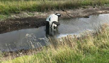 Imagen de Despiste y vuelco en la Ruta 2: dos personas heridas