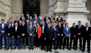 Imagen de Más de 40 intendentes bonaerenses se presentaron ante la Corte para reclamar por las tasas municipales