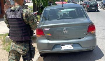 Imagen de Villa Gesell: personal policial encontró a dos nenas encerradas en un auto, identificaron al padre y dijo que se las había olvidado