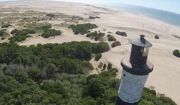 Imagen de Tragedia en Villa Gesell: se metió al mar para rescatar a su hijo pero murió ahogado