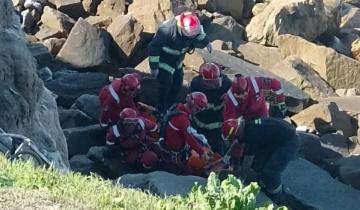 Imagen de Mar del Plata: un hombre cayó por un acantilado de la ruta 11 y se realizó un importante operativo para rescatarlo