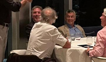 Imagen de Mauricio Macri, Nicolás Dujovne y Ángelo Calcaterra juntos en Miami