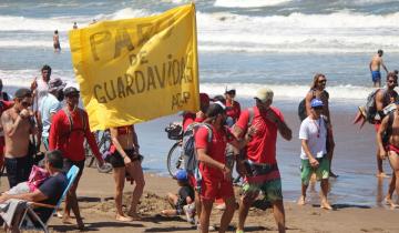 Imagen de Pinamar: Guardavidas continúan con el reclamo por los salarios congelados desde noviembre de 2019