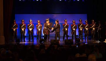 Imagen de Dolores: con la presencia del Regimiento de Granaderos se realizó el acto oficial por el 207º aniversario del “Primer Pueblo Patrio”