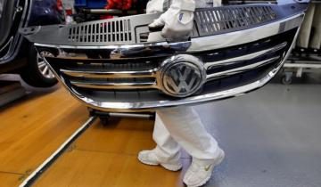 Imagen de Se profundiza la crisis automotriz: Volkswagen suspenderá a 400 operarios