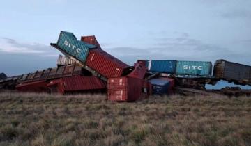 Imagen de Descarrilló un tren cerca de Bahía Blanca: se incendiaron 24 vagones