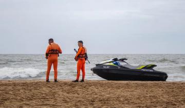 Imagen de Kayak desaparecido en Pinamar: quiénes participan y cómo es el operativo de búsqueda