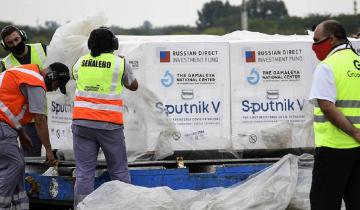 Imagen de Llegó a Ezeiza el octavo vuelo de Aerolíneas Argentinas con 500 mil dosis de la Sputnik V