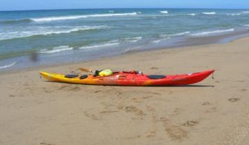 Imagen de Mar Chiquita: murió un turista tras ingresar al mar en su kayak