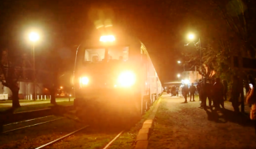 Imagen de La Provincia: en medio de las protestas de los vecinos, partió la última formación y Pehuajó se quedó sin tren