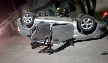Imagen de Dolores: una mujer herida tras un impactante vuelco
