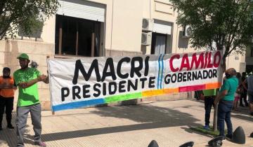 Imagen de La Provincia: Camilo Etchevarren, lanzado en su campaña por la gobernación