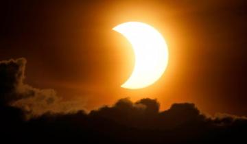 Imagen de Mañana habrá eclipse parcial de sol: a qué hora se puede ver desde la Costa Atlántica