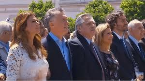 Imagen de Mauricio Macri y Alberto Fernández, juntos en una misa en Luján