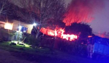 Imagen de Tragedia en Villa Gesell: un chico de 5 años murió en un incendio y su padre está en grave