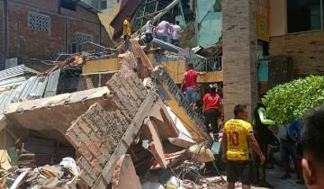 Imagen de Ecuador: al menos doce muertos y más de cien heridos, es el saldo de un sismo de gran magnitud