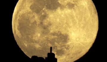 Imagen de Qué es la “superluna de gusano”, un fenómeno que no ocurría hace 40 años