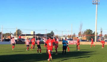 Imagen de Necochea: suspendieron por un año a dos futbolistas que se burlaron de un rival con hipoacusia