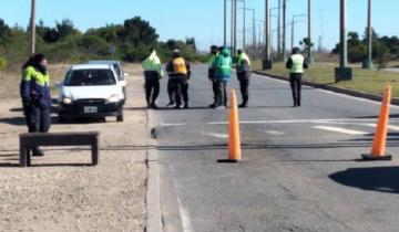 Imagen de Tras pasar la noche en la ruta, tres familias pudieron ingresar a Villa Gesell por una orden judicial