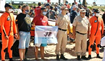 Imagen de Mar del Plata: a 40 años de la guerra, colocan banderas argentinas con la imagen de las Malvinas en todas las playas