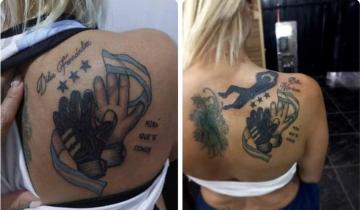 Imagen de Corrigieron el tatuaje viral del "Dibu Fernández" y su dueña mostró cómo quedó
