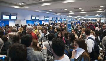 Imagen de Los pilotos de Aerolíneas y Austral levantaron el paro del fin de semana