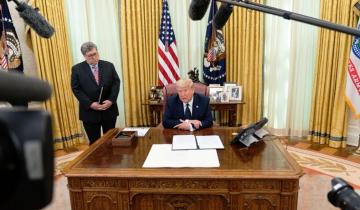 Imagen de EEUU: Trump fue llevado al refugio de la Casa Blanca a raíz de las protestas por el asesinato de George Floyd