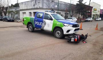 Imagen de Accidente entre una moto y un patrullero en Dolores