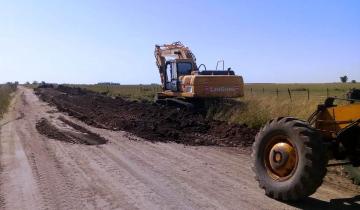 Imagen de La Provincia licitó obras de estabilización de caminos rurales para Castelli y Mar Chiquita