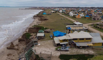 Imagen de Mar Chiquita: tras la última sudestada, buscan evitar el derrumbe de tres viviendas