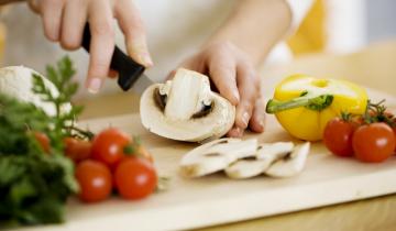 Imagen de Cuáles son los alimentos que no deben guardarse en la heladera