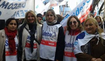 Imagen de Maestros bonaerenses de Suteba marchan a La Plata por cuestiones salariales