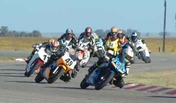 Imagen de Fin de semana largo con motociclismo en Dolores