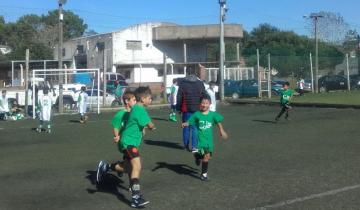 Imagen de Chicos de la Escuela Municipal de Fútbol de La Costa jugaron en Villa Gesell