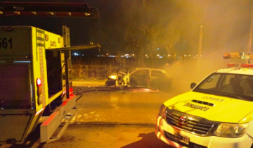Imagen de Mar del Plata: un conductor alcoholizado atropelló a una motociclista y los vecinos lo golpearon y quemaron su auto