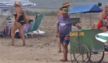 Imagen de Yeza quiere prohibir la venta ambulante en la playa