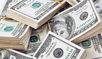 Imagen de Sin techo oficial, el dólar volvió a tomar vuelo y marcó un nuevo máximo histórico