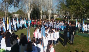 Imagen de Alumnos de Dolores juraron a la bandera