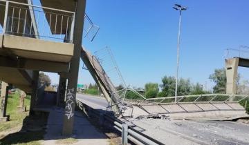 Imagen de Ruta 2: con miles de turistas circulando por el fin de semana extra largo un camión derrumbó un puente peatonal