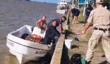 Imagen de General Lavalle: profesores de Náutica rescatan a dos pescadores que habían caído de su canoa en la Ría de Ajó